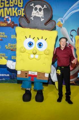 ABBberlin: Santiago Ziesmer Deutsche Synchronstimme zu Gast auf dem gelben Teppich bei der Deutschlandpremiere von SPONGEBOB SCHWAMMKOPF PIRATEN AHOI! im Kino in der Kulturbrauerei in am 14.12.2025 Berlin Deutschland