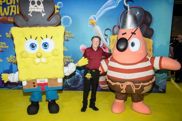 ABBberlin: Santiago Ziesmer Deutsche Synchronstimme zu Gast auf dem gelben Teppich bei der Deutschlandpremiere von SPONGEBOB SCHWAMMKOPF PIRATEN AHOI! im Kino in der Kulturbrauerei in am 14.12.2025 Berlin Deutschland