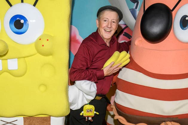 ABBberlin: Santiago Ziesmer Deutsche Synchronstimme zu Gast auf dem gelben Teppich bei der Deutschlandpremiere von SPONGEBOB SCHWAMMKOPF PIRATEN AHOI! im Kino in der Kulturbrauerei in am 14.12.2025 Berlin Deutschland
