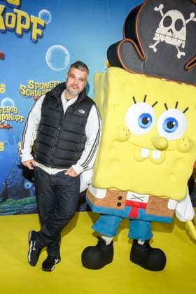 ABBberlin: Imad Mardnli zu Gast auf dem gelben Teppich bei der Deutschlandpremiere von SPONGEBOB SCHWAMMKOPF PIRATEN AHOI! im Kino in der Kulturbrauerei in am 14.12.2025 Berlin Deutschland