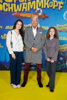 ABBberlin: Cosima Behrens, Joe Groebel und Alice Daehm zu Gast auf dem gelben Teppich bei der Deutschlandpremiere von SPONGEBOB SCHWAMMKOPF PIRATEN AHOI! im Kino in der Kulturbrauerei in am 14.12.2025 Berlin Deutschland