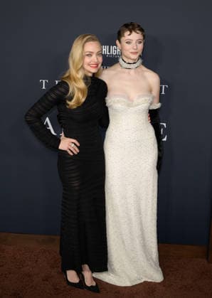 Testament of Ann Lee Premiere - Los Angeles, USA LOS ANGELES, USA. December 14, 2025: Amanda Seyfried & Thomasin McKenzie at the premiere of The Testament of Ann Lee at the Linwood Dunn Theatre. Los Angeles CA USA  Copyright: xPaulxSmith Featureflashx