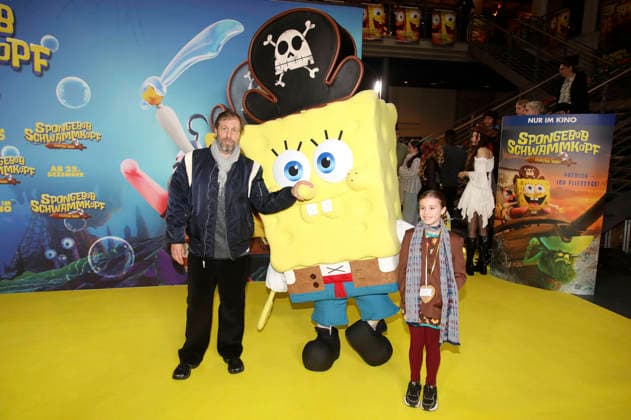 Oliver Korittke mit Tochter Frida bei der Premiere des Kinofilms SpongeBob Schwammkopf: Piraten Ahoi! im Kino in der KulturBrauerei. Berlin, 14.12.2025