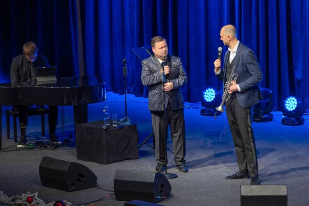 Florian Schäfer, Paul Potts und Kevin Pabst live bei Paul Potts & Friends in der Stadthalle Krone. Bautzen, 14.12.2025