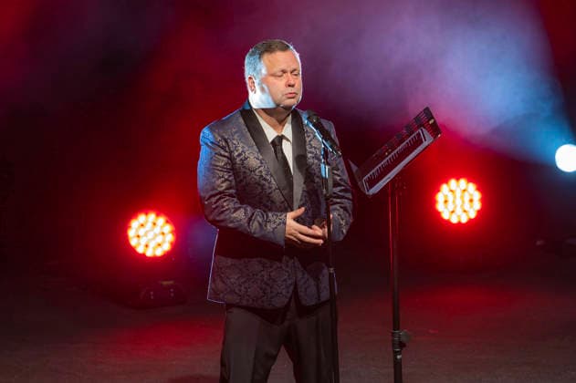 Paul Potts live bei Paul Potts & Friends in der Stadthalle Krone. Bautzen, 14.12.2025