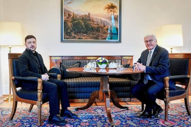 Berlin, Deutschland, 15.12.2025: Schloss Bellevue: Besuch des ukrainischen Präsidenten: Wolodymyr Selenskyj und der deutsche Bundespräsident Frank-Walter Steinmeier (Foto: Kay Nietfeld - Pool) *** Berlin, Germany, 15 12 2025 Bellevue Palace Visit of the Ukrainian President Volodymyr Selenskyj and the German President Frank Walter Steinmeier Photo Kay Nietfeld Pool Copyright: xKayxNietfeld,xPool dtsxNachrichtenagenturx dts_99421
