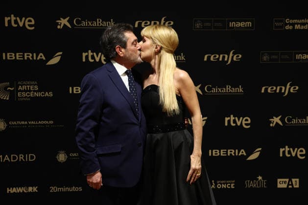 Photocall prior to the Gala of the Academy of Performing Arts of Spain The former Artistic Director of the Teatro Calderón, José María Viteri, and the President of the Academy, Cayetana Guillén Cuervo, pose during the photocall prior to the Gala of the Academy of Performing Arts of Spain, at the Teatro Calderón, on December 15, 2025, in Valladolid, Castilla y León Spain The Academy of Performing Arts of Spain, in collaboration with the Municipal Foundation of Culture of Valladolid, celebrates its Gold Medals and Distinctions of Honor Ceremony, with the collaboration of the Fundación Municipal de Cultura de Valladolid, celebrates its Gold Medals and Distinctions of Honor Award Ceremony, a recognition to individuals or entities with an outst Copyright: xPhotogenic ClaudiaxAlbax 7171763