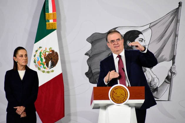 Mexico™s President Claudia Sheinbaum Presents Tariff Package Mexico™s President Claudia Sheinbaum Pardo is seen behind while Mexico s Economic Minister, Marcelo Ebrard Casaubon, speak during a news conference about the tariffs approved by the Mexican Congress, to be applied starting January 1, 2026 at National Palace. on December 15, 2025 in Mexico City, Mexico. Mexico City CDMX Mexico Copyright: xLuisxBarronx