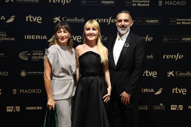 Photocall prior to the Gala of the Academy of Performing Arts of Spain Actress Candela Pena i and the president of the Academy, Cayetana Guillén Cuervo d , pose during the photocall prior to the Gala of the Academy of Performing Arts of Spain, at the Teatro Calderón, on December 15, 2025, in Valladolid, Castilla y León Spain The Academy of Performing Arts of Spain, with the collaboration of the Municipal Foundation of Culture of Valladolid, celebrates its Gold Medals and Distinctions of Honor Award Ceremony, a recognition to individuals or entities with an outstanding professional career in the field of performing arts DECEMBER 15, 2025 VALLADOLID CASTILLA Y LEÓN GALA ACADEMY OF PERFORMING ARTS SPAIN PHOTOCALL GOLD MEDALS DISTINCTIONS OF H Copyright: xPhotogenic ClaudiaxAlbax 7171798