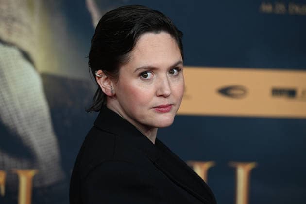 Emily COX, Schauspielerin, Portraet, Porträt, Portrait, Angeschnittenes Einzelbild, Einzelmotiv, Roter Teppich, Red Carpet Show, Ankunft, arrival, Filmpremiere DER MEDICUS 2 am 15.12.2025 im Cinedom-Kino in Koeln,