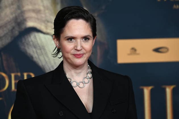 Emily COX, Schauspielerin, Portraet, Porträt, Portrait, Angeschnittenes Einzelbild, Einzelmotiv, Roter Teppich, Red Carpet Show, Ankunft, arrival, Filmpremiere DER MEDICUS 2 am 15.12.2025 im Cinedom-Kino in Koeln,