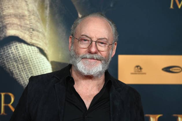Liam CUNNINGHAM, Schauspieler, Portraet, Porträt, Portrait, Angeschnittenes Einzelbild, Einzelmotiv, Roter Teppich, Red Carpet Show, Ankunft, arrival, Filmpremiere DER MEDICUS 2 am 15.12.2025 im Cinedom-Kino in Koeln,