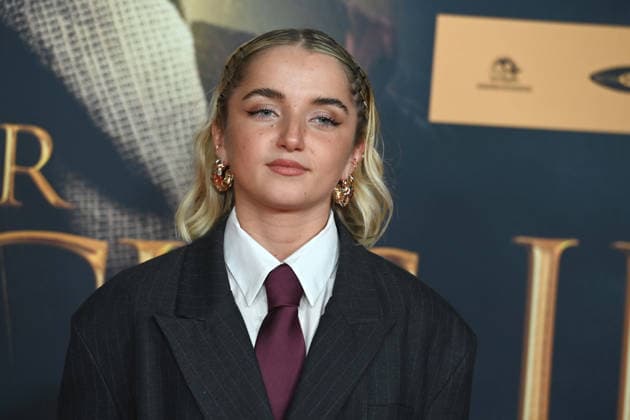 Rosie BOORE, Schauspielerin, Portraet, Porträt, Portrait, Angeschnittenes Einzelbild, Einzelmotiv, Roter Teppich, Red Carpet Show, Ankunft, arrival, Filmpremiere DER MEDICUS 2 am 15.12.2025 im Cinedom-Kino in Koeln,