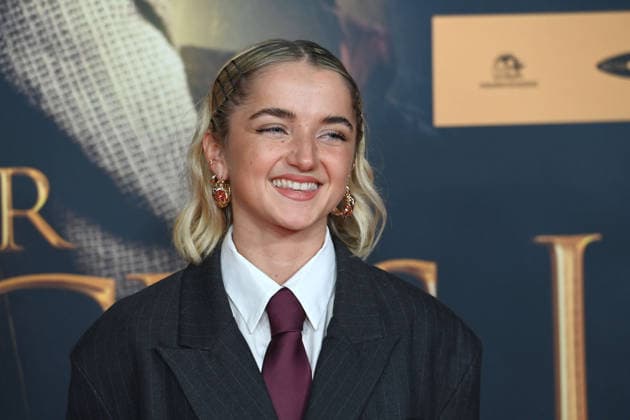 Rosie BOORE, Schauspielerin, Portraet, Porträt, Portrait, Angeschnittenes Einzelbild, Einzelmotiv, Roter Teppich, Red Carpet Show, Ankunft, arrival, Filmpremiere DER MEDICUS 2 am 15.12.2025 im Cinedom-Kino in Koeln,