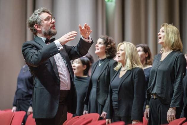 Essen: Der Philharmonische Chor Essen macht beim Weihnachtswunder mit ** NUR FÜR REDAKTIONELLE ZWECKE ** EDITORIAL USE ONLY **<p>Der Philharmonische Chor Essen unter der Leitung von Patrick Jaskolka bei den Aufnahmen der personalisierten Geburtstagsgrüße am Montag, den 15. Dezember 2025, in Essen. Copyright: UwexErnst