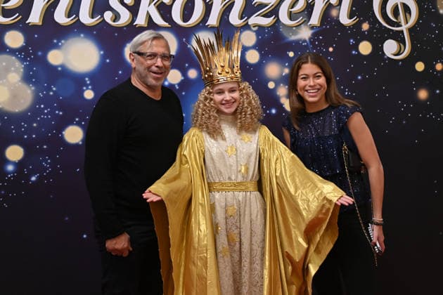 Jimmy HARTWIG (Ex Fussballprofi) ud Tochter mit dem Nuernberger Christkindl,Adventskonzert des Bayerischen Ministerpraesidenten am 15.12.2025 im Cuvillies Theater in der Residenz in Muenchen.