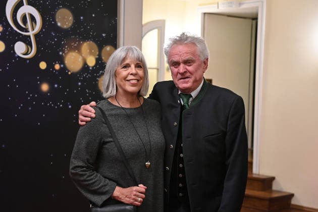 Sepp MAIER mit Ehefrau Monika. Adventskonzert des Bayerischen Ministerpraesidenten am 15.12.2025 im Cuvillies Theater in der Residenz in Muenchen.