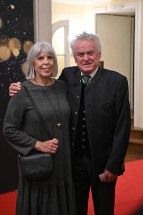 Sepp MAIER mit Ehefrau Monika. Adventskonzert des Bayerischen Ministerpraesidenten am 15.12.2025 im Cuvillies Theater in der Residenz in Muenchen.