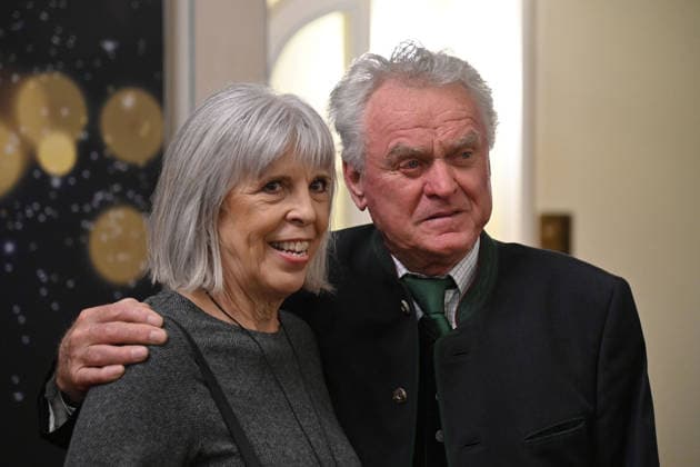 Sepp MAIER mit Ehefrau Monika. Adventskonzert des Bayerischen Ministerpraesidenten am 15.12.2025 im Cuvillies Theater in der Residenz in Muenchen.