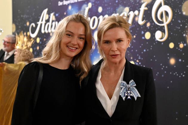 Veronica FERRES und Tochter Lilly Krug, Adventskonzert des Bayerischen Ministerpraesidenten am 15.12.2025 im Cuvillies Theater in der Residenz in Muenchen.
