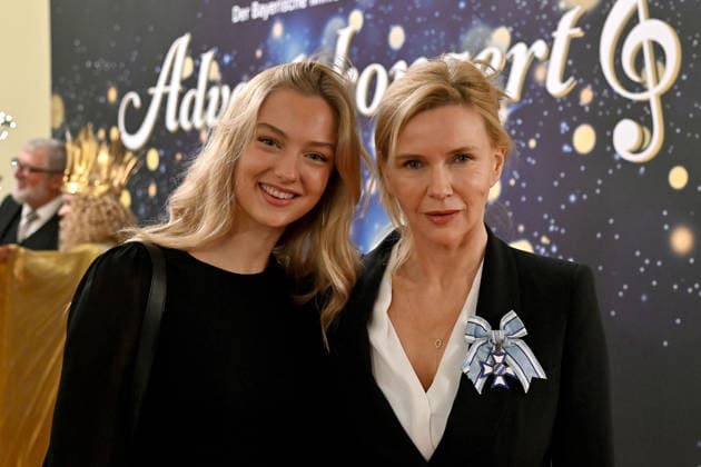 Veronica FERRES und Tochter Lilly Krug, Adventskonzert des Bayerischen Ministerpraesidenten am 15.12.2025 im Cuvillies Theater in der Residenz in Muenchen.