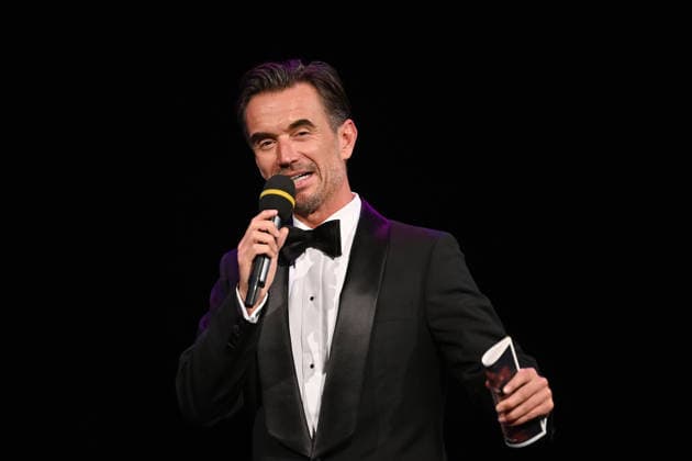 Florian SILBEREISEN (Moderator,Schauspieler,Musiker). Einzelbild,angeschnittenes Einzelmotiv,Halbfigur,halbe Figur. Adventskonzert des Bayerischen Ministerpraesidenten am 15.12.2025 im Cuvillies Theater in der Residenz in Muenchen.