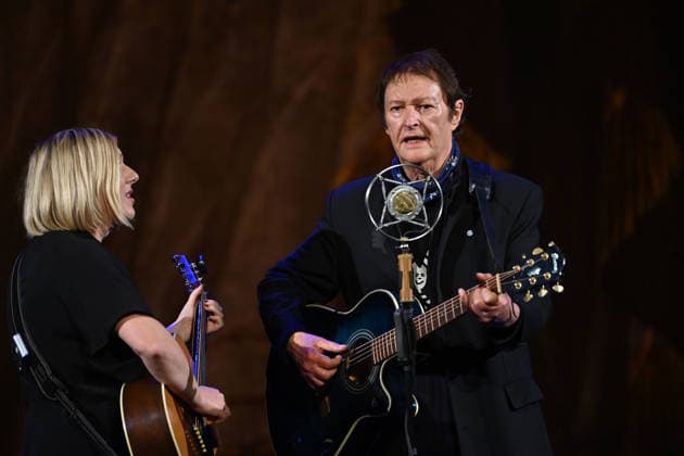 Claudia KORECK (Musikerin) , Hans Juergen BUCHNER (Haindling). Adventskonzert des Bayerischen Ministerpraesidenten am 15.12.2025 im Cuvillies Theater in der Residenz in Muenchen.