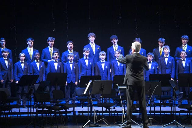 Regensburger Domspatzen,Jungen Chor, Adventskonzert des Bayerischen Ministerpraesidenten am 15.12.2025 im Cuvillies Theater in der Residenz in Muenchen.