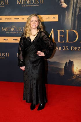 Evelyn Craven bei der Kinopremiere von Der Medicus 2 am 15.12.2025 in Koeln Der Medicus 2 Kinopremiere in Koeln