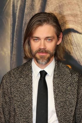 Tom Payne bei der Kinopremiere von Der Medicus 2 am 15.12.2025 in Koeln Der Medicus 2 Kinopremiere in Koeln