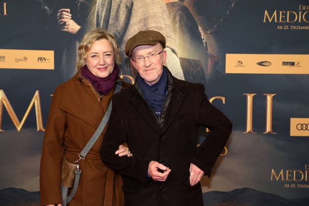 Eva Lenz und Peter Nottmeier bei der Kinopremiere von Der Medicus 2 am 15.12.2025 in Koeln Der Medicus 2 Kinopremiere in Koeln