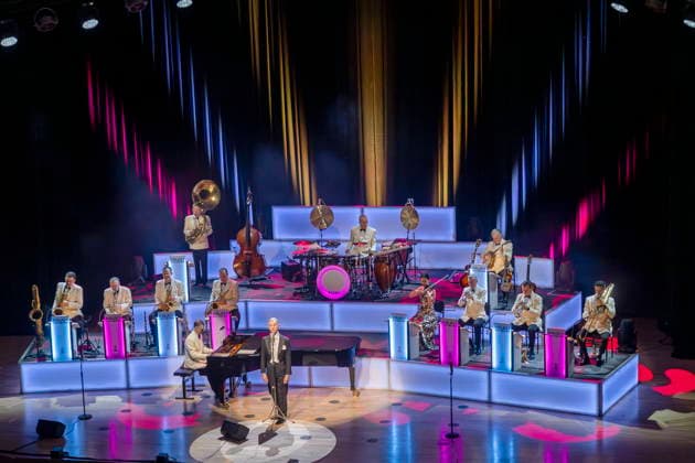 Max Raabe & Palast Orchester mit dem Programm Hummel streicheln an zwei Abenden live im ausverkauften Kulturpalast Dresden. *** Max Raabe Palast Orchester with the program Hummel streicheln live on two evenings in the sold-out Kulturpalast Dresden
