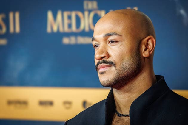 15.12.2025. Köln. Weltpremiere des Historienfilms DER MEDICUS 2 im Cinedom Köln. Red Carpet. Hier: Malick Bauer Köln Cinedom Nordrhein-Westfalen Deutschland