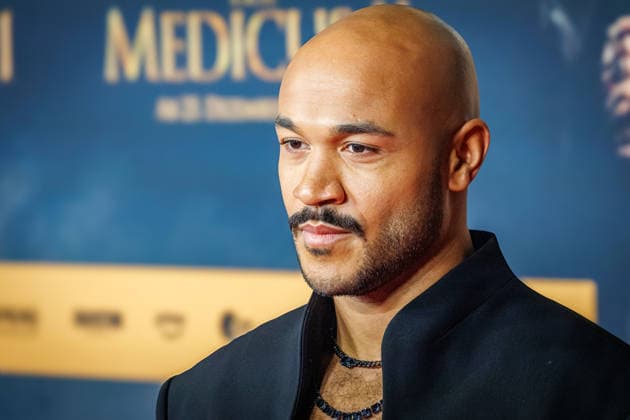 15.12.2025. Köln. Weltpremiere des Historienfilms DER MEDICUS 2 im Cinedom Köln. Red Carpet. Hier: Malick Bauer Köln Cinedom Nordrhein-Westfalen Deutschland