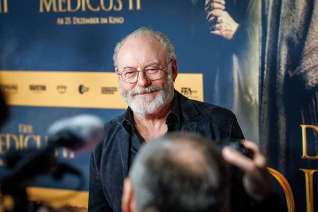 15.12.2025. Köln. Weltpremiere des Historienfilms DER MEDICUS 2 im Cinedom Köln. Red Carpet. Hier: Liam Cunningham Köln Cinedom Nordrhein-Westfalen Deutschland