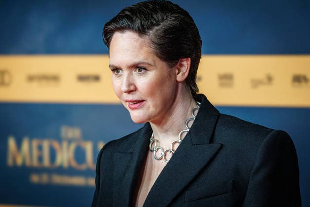 15.12.2025. Köln. Weltpremiere des Historienfilms DER MEDICUS 2 im Cinedom Köln. Red Carpet. Hier: Emily Cox Köln Cinedom Nordrhein-Westfalen Deutschland