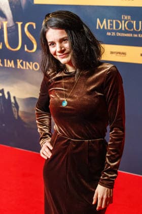 15.12.2025. Köln. Weltpremiere des Historienfilms DER MEDICUS 2 im Cinedom Köln. Red Carpet. Hier: Joyce Ilg Köln Cinedom Nordrhein-Westfalen Deutschland