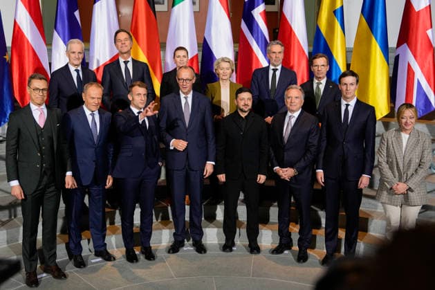 Ukraine talks in Berlin Berlin, Germany 20251215. (L-R) Prime Minister Jonas Gahr Stoere, NATO Secretary General Mark Rutte, Danish Prime Minister Mette Fredriksen, European Commission President Ursula von der Leyen, Dutch Prime Minister Dick Schoof, Swedish Prime Minister Ulf Kristersson, Finnish President Alexander Stubb, Polish Prime Minister Donald Tusk, French President Emmanuel Macron, German Chancellor Friedrich Merz, Ukrainian President Volodymyr Zelenskyj, US Special Envoy Steve Witckoff, US President s son-in-law Jared Kushner and Italian Prime Minister Giorgia Meloni in Berlin. Prime Minister Jonas Gahr Store is in Germany to participate in a working dinner where the topic is further work towards a ceasefire and lasting peace i  Copyright: xCorneliusxPoppex xNTBx