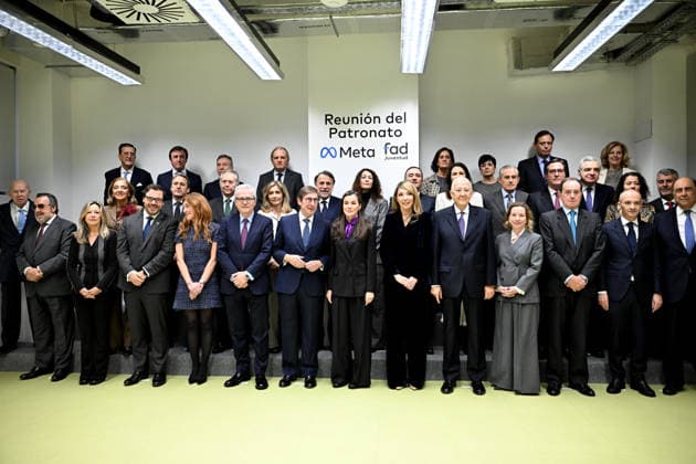 Queen Letizia chairs the meeting of the Board of Trustees of the FAD Youth Foundation The President of FAD Youth, José Ignacio Goirigolzarri, Queen Letizia and the Executive Chairman of Europa Press, Asís Martín de Cabiedes, pose for the family photo during the meeting of the Board of Trustees of the FAD Youth Foundation upon their arrival at the meeting of the Board of Trustees of the FAD Youth Foundation, December 16, 2025, in Madrid Spain Dona Letizia, Honorary President of the FAD Youth Foundation, chairs the meeting of the Board of Trustees of the institution, which will address the issue of digital security for youth REINA LETIZIA FAD JUVENTUD 16 DECEMBER 2025 José Madrid Madrid Madrid Spain  Copyright: xJosÃ xOlivax 7172415