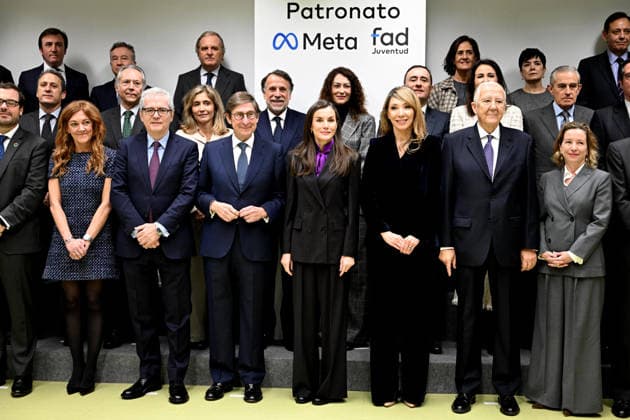 Queen Letizia chairs the meeting of the Board of Trustees of the FAD Youth Foundation The President of FAD Youth, José Ignacio Goirigolzarri, Queen Letizia and the Executive Chairman of Europa Press, Asís Martín de Cabiedes, pose for the family photo during the meeting of the Board of Trustees of the FAD Youth Foundation upon their arrival at the meeting of the Board of Trustees of the FAD Youth Foundation, December 16, 2025, in Madrid Spain Dona Letizia, Honorary President of the FAD Youth Foundation, chairs the meeting of the Board of Trustees of the institution, which will address the issue of digital security for youth REINA LETIZIA FAD JUVENTUD 16 DECEMBER 2025 José Madrid Madrid Madrid Spain  Copyright: xJosÃ xOlivax 7172416