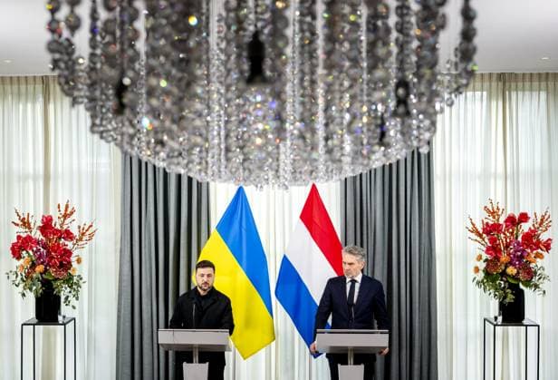 THE HAGUE Ukrainian President Volodymyr Zelensky and Prime Minister Dick Schoof are holding a press conference after a delegation lunch at the Catshuis. Zelensky is in The Hague for a conference discussing compensation for Ukraine for the consequences of Russian aggression. ANP REMKO DE WAAL netherlands out - belgium out  Copyright: xx x545054691x originalFilename: 545054691.jpg