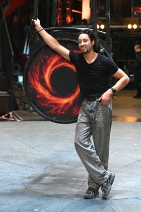 Rene CASSELLI, Artist, bei Proben am Todesrad, Proben fuer die X-MAS- Show von Zirkus Flic Flac in Duisburg, Zirkus Flic Flac am alten Gueterbahnhof in Duisburg, 16.12.2025,