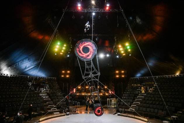 Zirkus Flic Flac in Duisburg ** NUR FÜR REDAKTIONELLE ZWECKE ** EDITORIAL USE ONLY **<p>RenÃ Casselly gibt eine Probe im Zirkus Flic Flac in Duisburg am Dienstag , 16. Dezember 2025. Erste Probe vom Zirkus Flic Flac in Duisburg mit Stars wie RenÃ Casselly und Kathrin Menzinger. Das Let s-Dance-Paar tanzt in der Show. Jetzt gibt es einen ersten Einblick in die Show. Geplant ist auch ein Reel: Hier sollte das Let s Dance Paar definitiv im Fokus stehen. Zwei mögliche Fragen: Was habt ihr für euren Auftritt in Duisburg geplant? Was wird die Besucher erwarten? Duisburg Copyright: SvenjaxHanusch