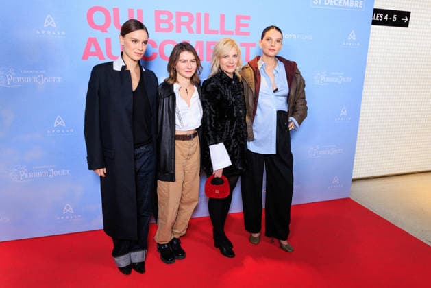 Qui Brille Au Combat - Paris Angelina Woreth, Sarah Pachoud, Mélanie Laurent and Pregnant Josephine Japy attend the photocall for the premiere of Qui Brille Au Combat at the Pathe Wepler cinema in Paris, France, on December 16, 2025. Photo by David Boyer ABACAPRESS.COM Paris France  Copyright: xBoyerxDavid ABACAx