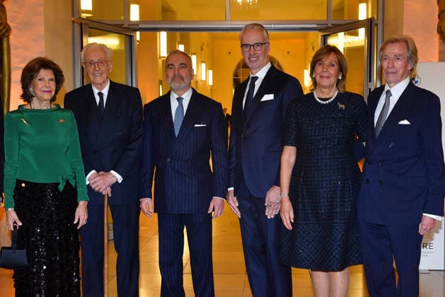 Koenigin Silvia von Schweden, Herzog Franz von Bayern, Thomas Greinwald, Bernd Doepke, Ursula von Bayern und Leopold von Bayern beim 30. BMW Advents-Benefizkonzert 30. BMW Benefiz Adventskonzert in der Residenz im Herkulessaal am 16.12.2025 in Muenchen 30. Advents Benefizkonzert von BMW in Muenchen