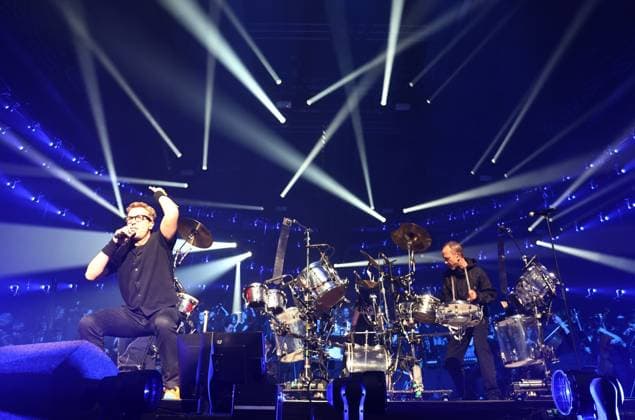 Night of the Proms Erfurt 16.12.2025, Erfurt, Messehalle, Night of the Proms - Klassik trifft Pop - mit musikalischer Untermalung des Antwerp Philharmonic Orchestra unter der Leitung von Dirigentin Alexandra Arrieche treten grosse Kuenstler auf und begeistern das Publikum im Bild: Safri Duo