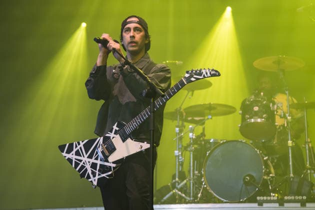 SaO PAULO, SP - 16.12.2025: SHOW PIERCE THE VEIL EM SaO PAULO - The American band Pierce The Veil, formed by guitarist and vocalist Vic Fuentes, bassist Jaime Preciado and guitarist Tony Peres, performs in Sao Paulo at Espaco Unimed on Tuesday night (16). The performance is part of the & 39;I Can& 39;t Hear You World Tour 2025& 39;. x2859738x  YurixMurakami