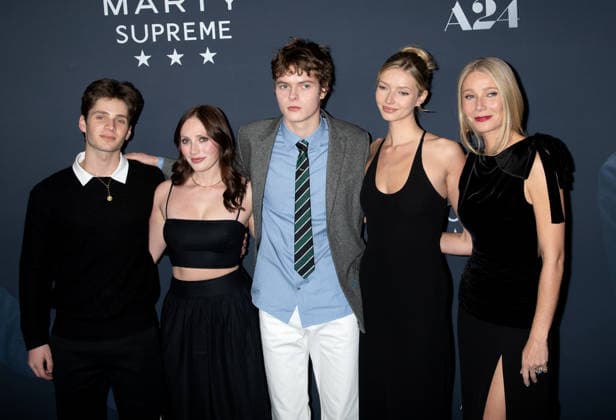 Red carpet for the New York premiere of A24 s Marty Supreme Featuring: Moses Martin, Apple Martin, Gwyneth Paltrow, Guests Where: New York, New York, United States When: 16 Dec 2025 Credit: Janet Mayer INSTARimages.com EDITORIAL USE ONLY. NOT FOR USE BY NEWSPAPERS BASED IN THE UK. Copyright: xx instar55342403