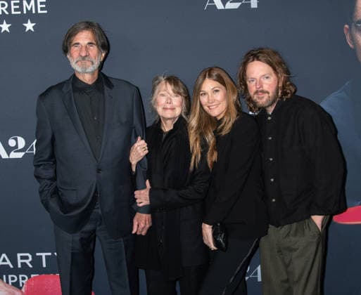 Red carpet for the New York premiere of A24 s Marty Supreme Featuring: Jack Fisk, Sissy Spacek, Schuyler Fisk, Guest Where: New York, New York, United States When: 16 Dec 2025 Credit: Janet Mayer INSTARimages.com EDITORIAL USE ONLY. NOT FOR USE BY NEWSPAPERS BASED IN THE UK. Copyright: xx instar55342436