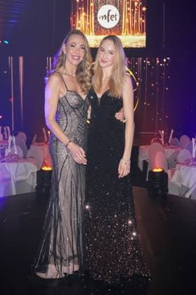 All Together Charity Gala. Sylvia und Mara Walker beim der All Together Charity-Gala 2025 im WinterVarieté in Heidelberg. Heidelberg WinterVariete Baden-Württemberg